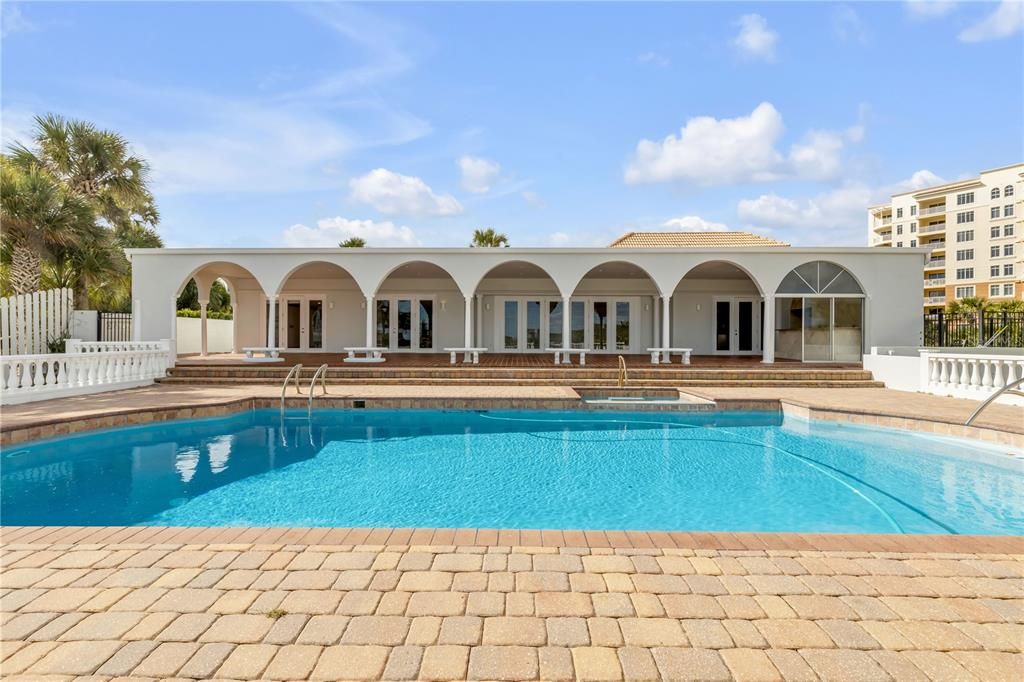 For Sale: $4,200,000 (5 beds, 6 baths, 4768 Square Feet)