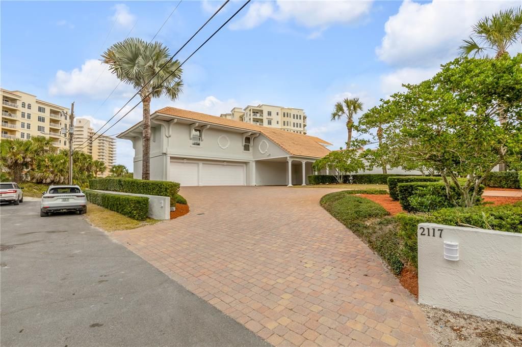 For Sale: $4,200,000 (5 beds, 6 baths, 4768 Square Feet)