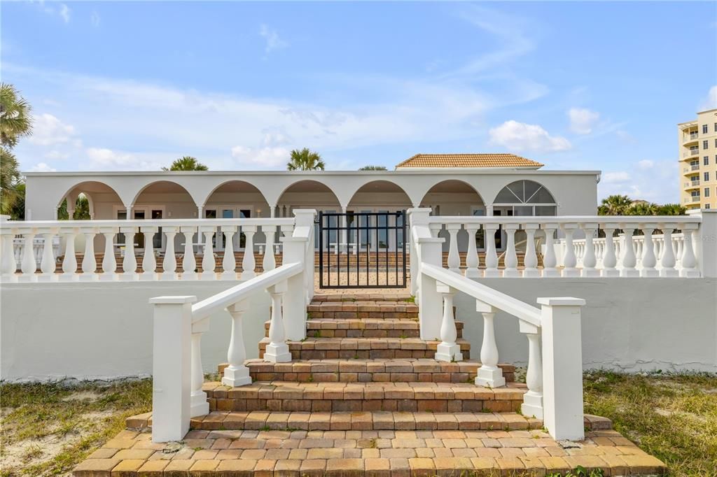 For Sale: $4,200,000 (5 beds, 6 baths, 4768 Square Feet)