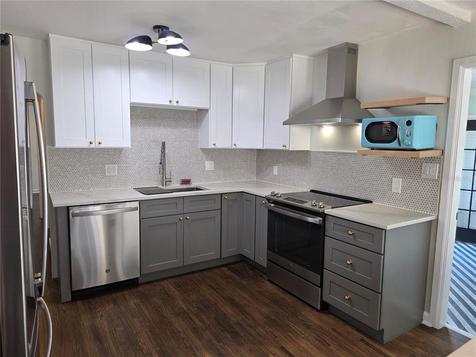 出租: $2,750 (2 贝兹, 1 浴室, 1068 平方英尺)