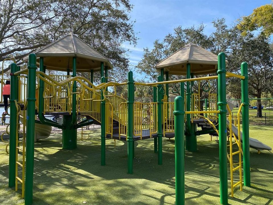 出租: $2,750 (2 贝兹, 1 浴室, 1068 平方英尺)