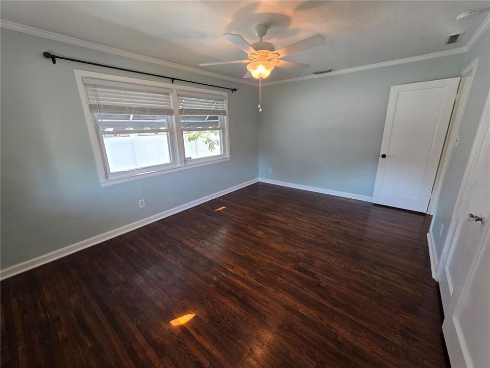 出租: $2,750 (2 贝兹, 1 浴室, 1068 平方英尺)