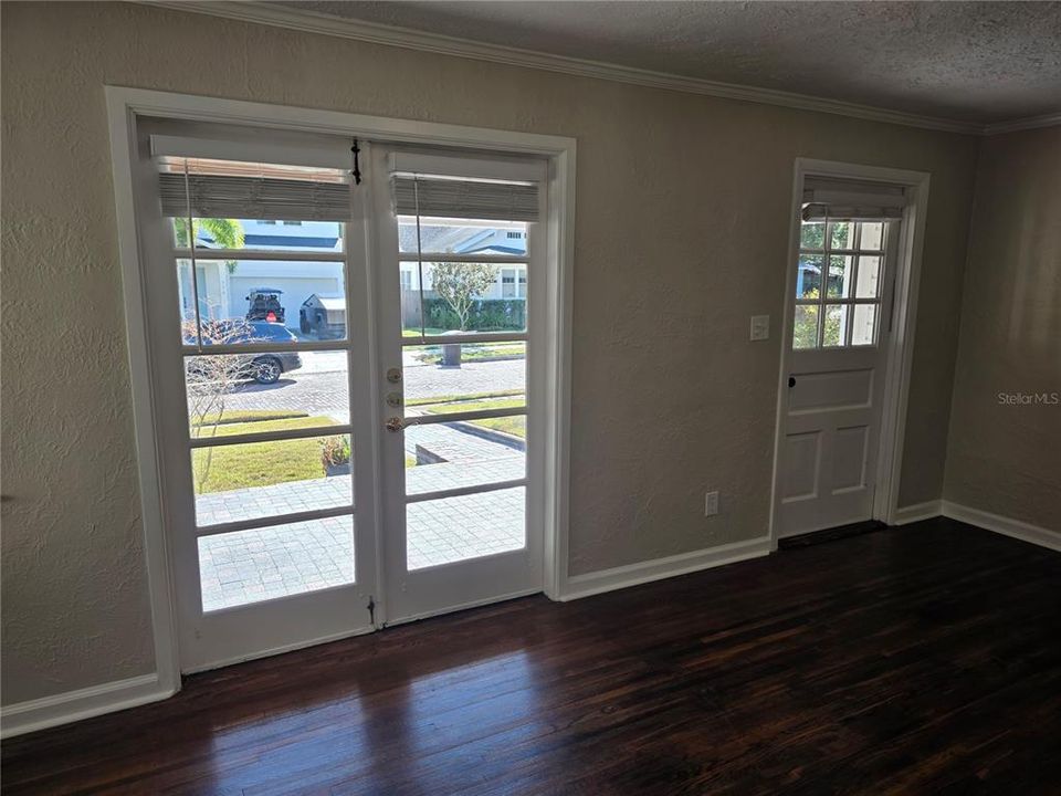 出租: $2,750 (2 贝兹, 1 浴室, 1068 平方英尺)