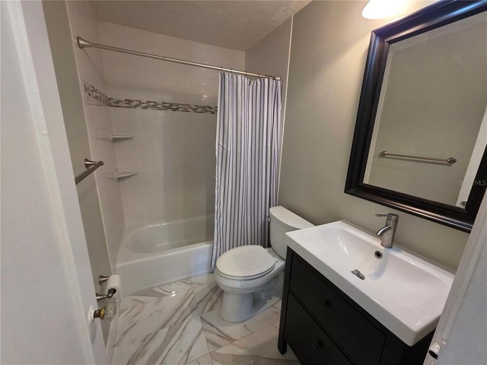 出租: $2,750 (2 贝兹, 1 浴室, 1068 平方英尺)