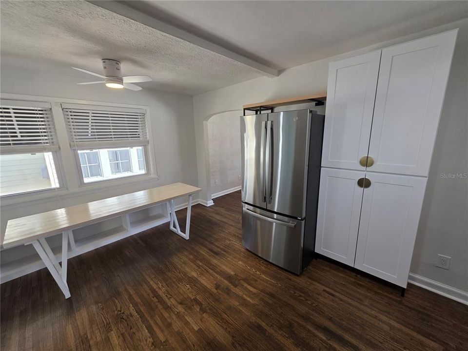 出租: $2,750 (2 贝兹, 1 浴室, 1068 平方英尺)