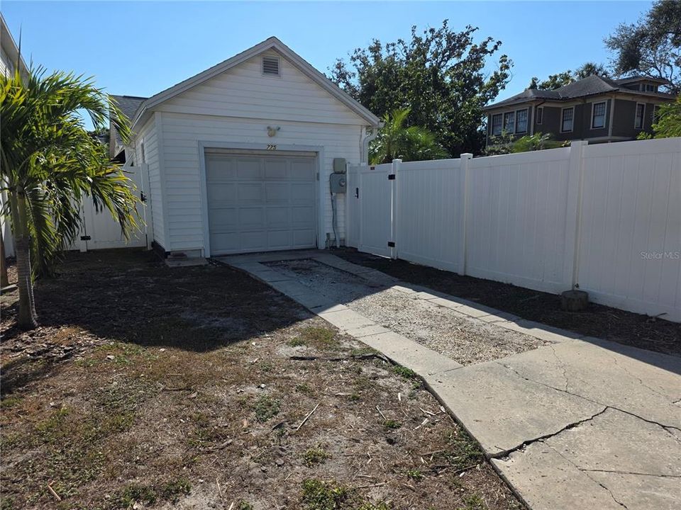 出租: $2,750 (2 贝兹, 1 浴室, 1068 平方英尺)