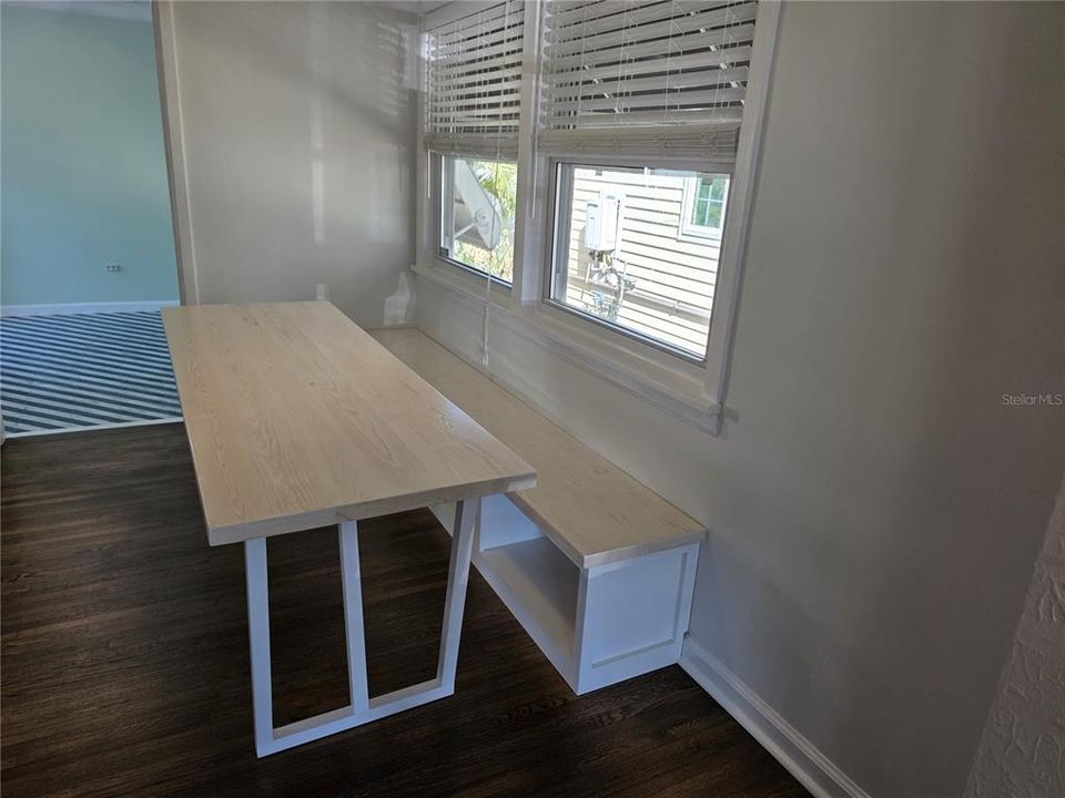 出租: $2,750 (2 贝兹, 1 浴室, 1068 平方英尺)