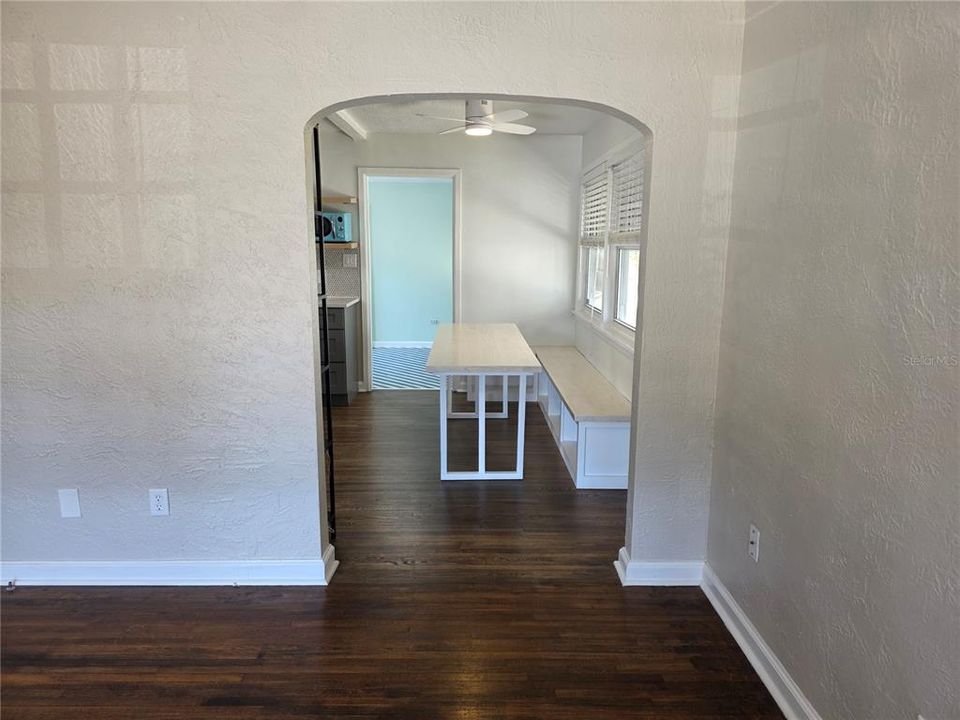 出租: $2,750 (2 贝兹, 1 浴室, 1068 平方英尺)