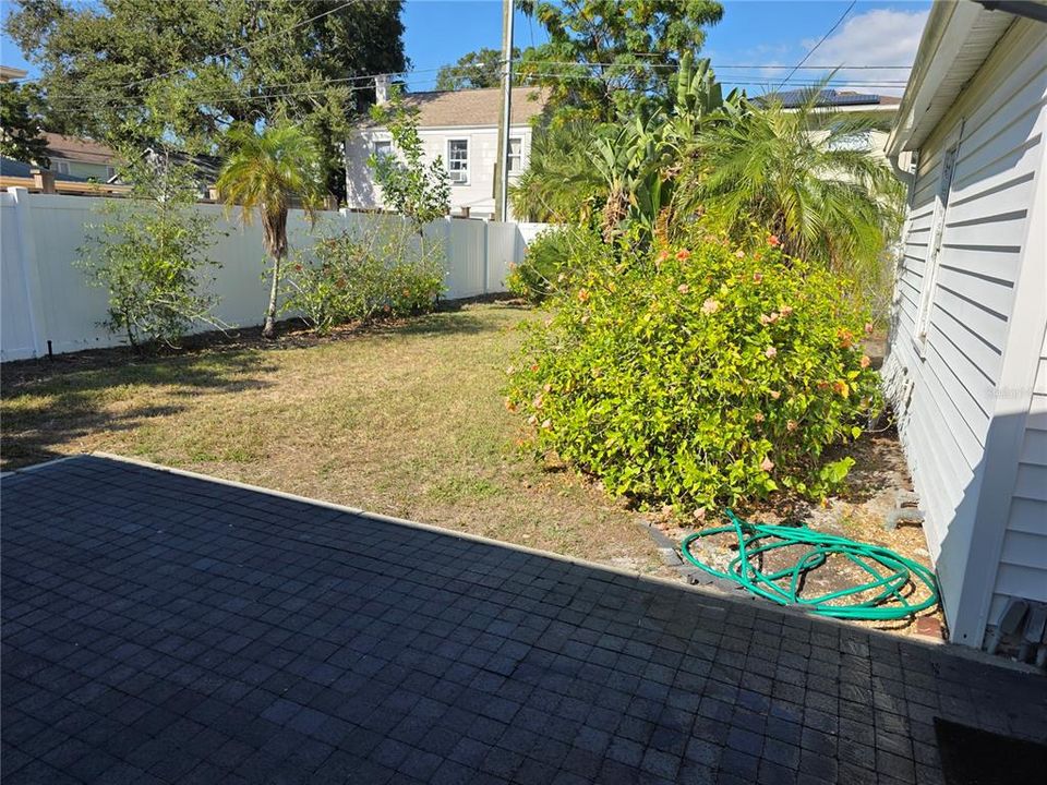 出租: $2,750 (2 贝兹, 1 浴室, 1068 平方英尺)