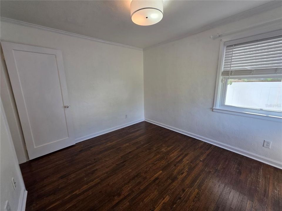 出租: $2,750 (2 贝兹, 1 浴室, 1068 平方英尺)