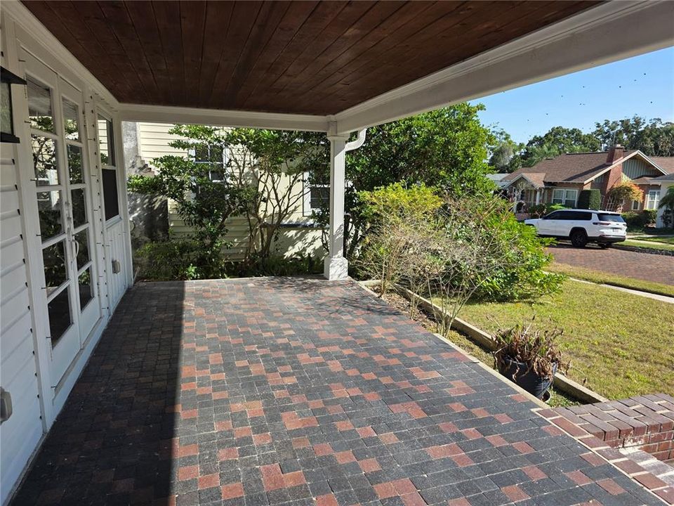 出租: $2,750 (2 贝兹, 1 浴室, 1068 平方英尺)