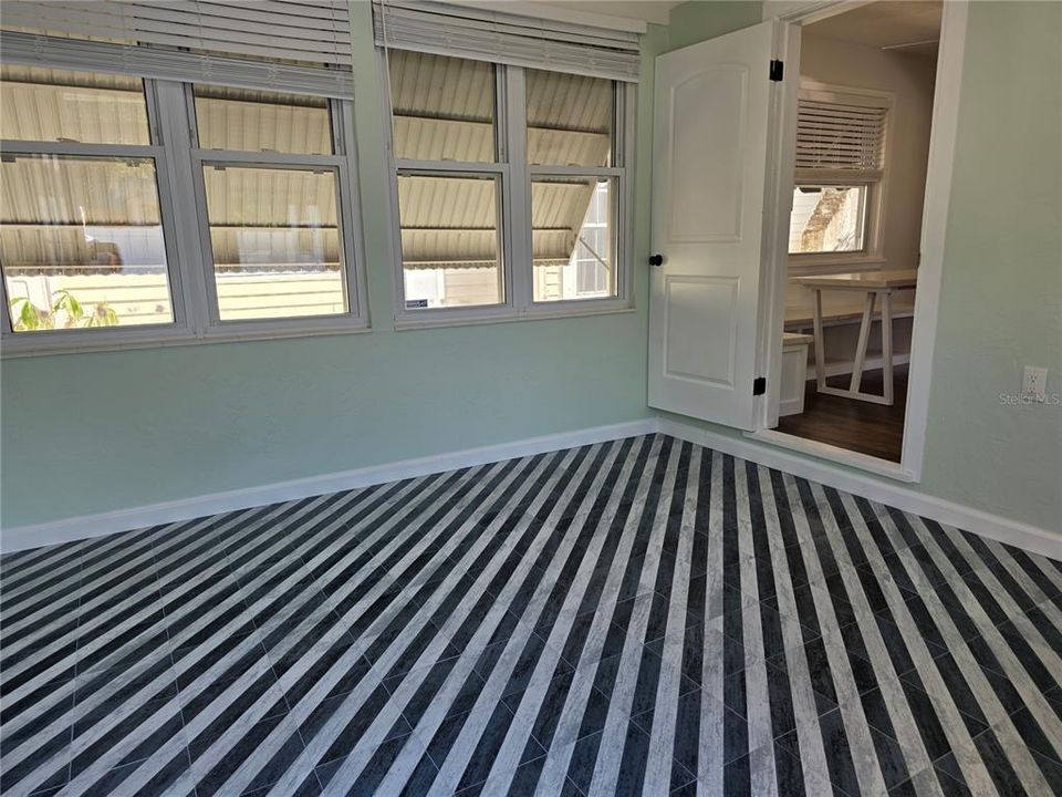 出租: $2,750 (2 贝兹, 1 浴室, 1068 平方英尺)