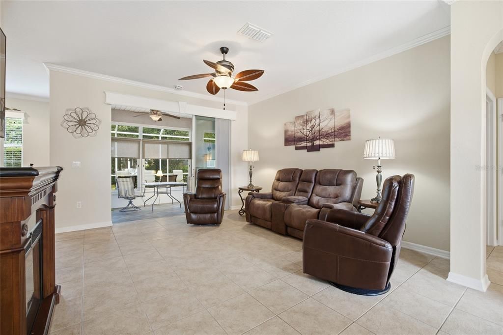 待售: $320,000 (3 贝兹, 2 浴室, 1705 平方英尺)