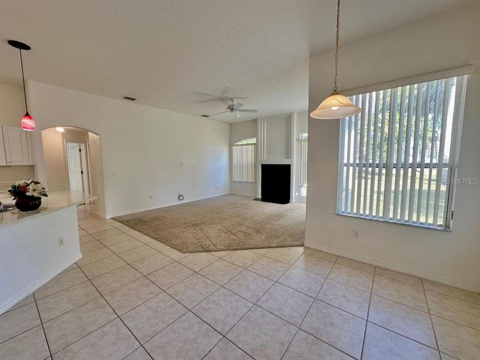 出租: $2,100 (5 贝兹, 3 浴室, 2839 平方英尺)