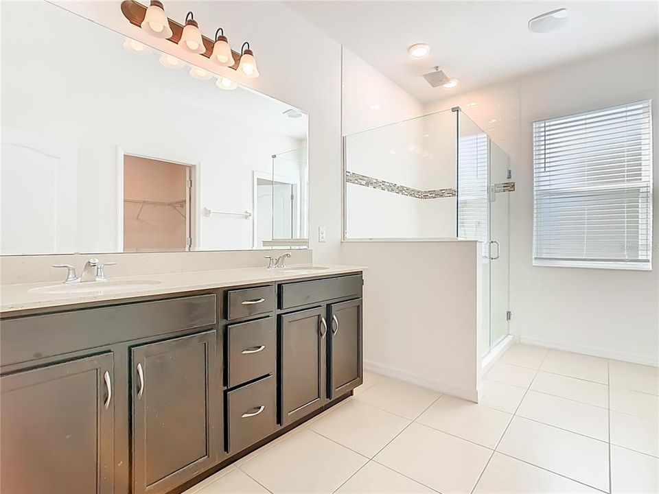 待售: $340,000 (3 贝兹, 2 浴室, 1704 平方英尺)