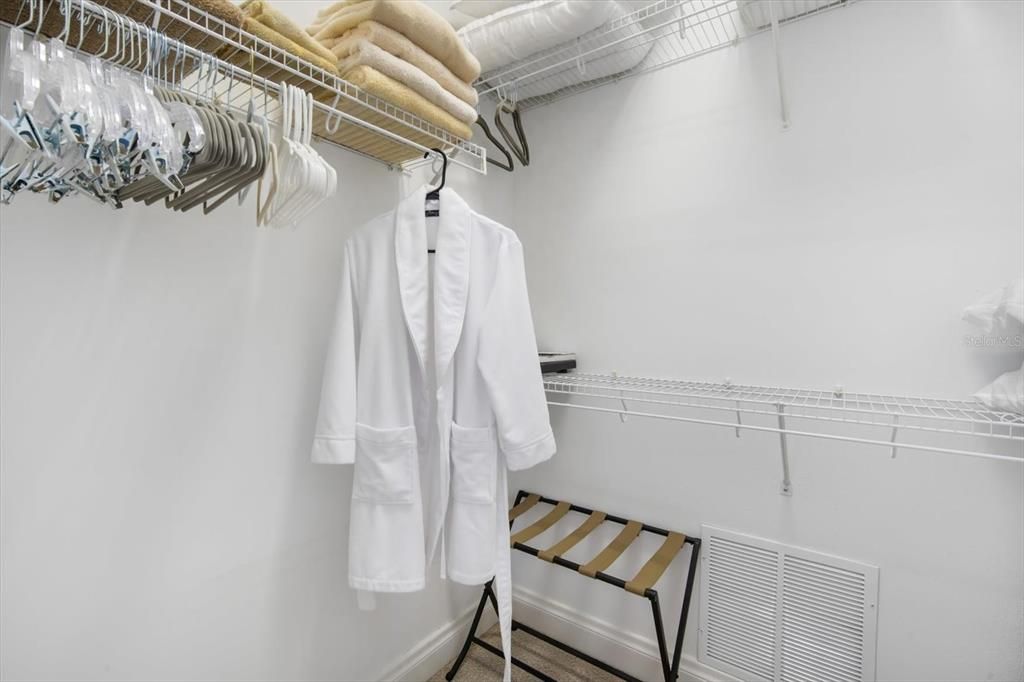 For Sale: $2,395,000 (3 beds, 3 baths, 2136 Square Feet)