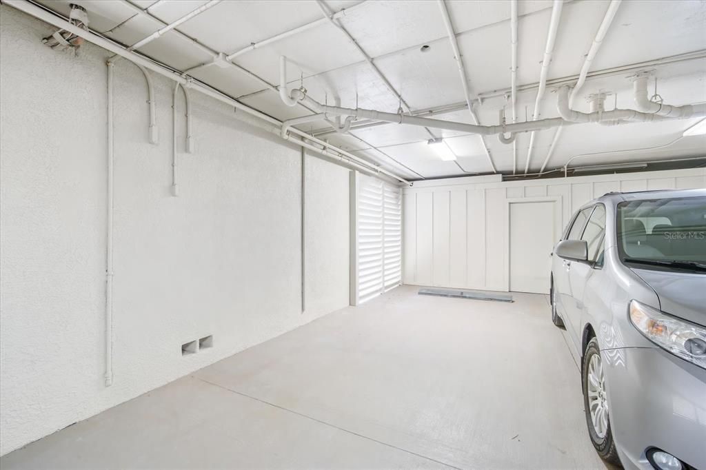 For Sale: $2,395,000 (3 beds, 3 baths, 2136 Square Feet)