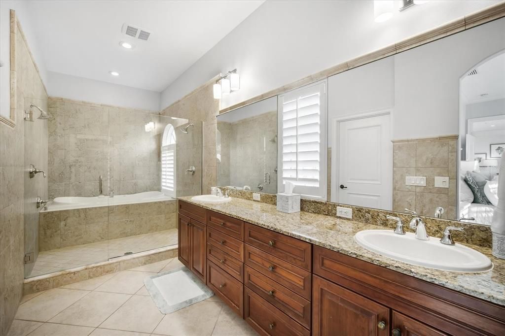 For Sale: $2,395,000 (3 beds, 3 baths, 2136 Square Feet)