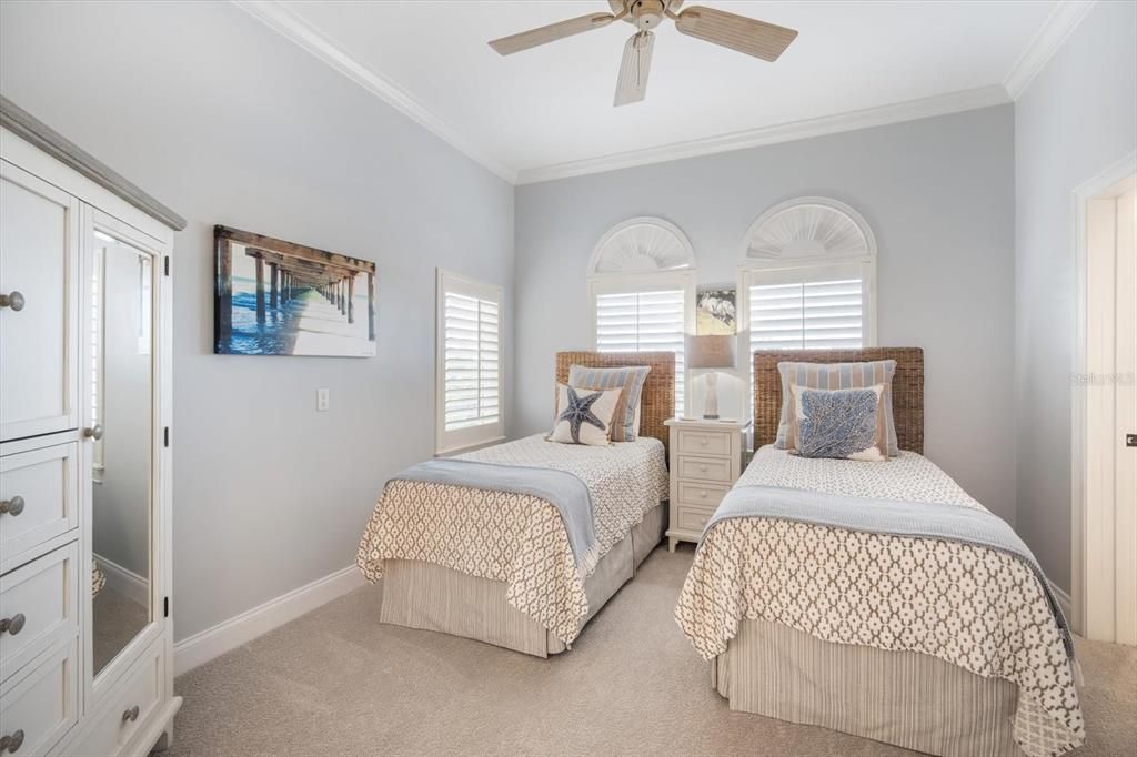 For Sale: $2,395,000 (3 beds, 3 baths, 2136 Square Feet)