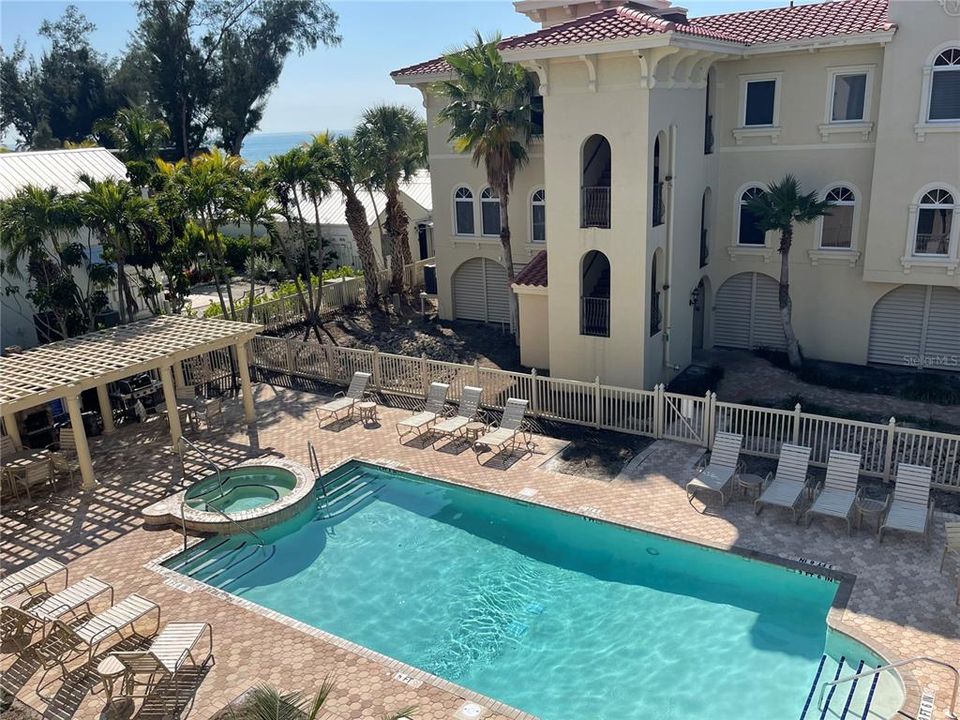 For Sale: $2,395,000 (3 beds, 3 baths, 2136 Square Feet)