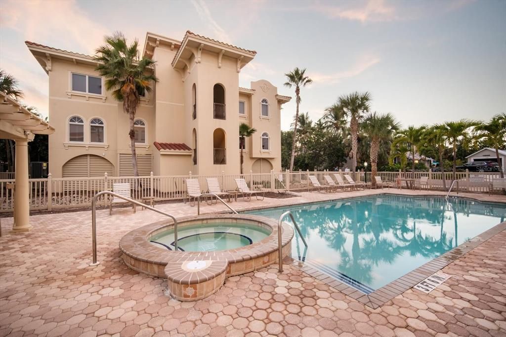 For Sale: $2,395,000 (3 beds, 3 baths, 2136 Square Feet)