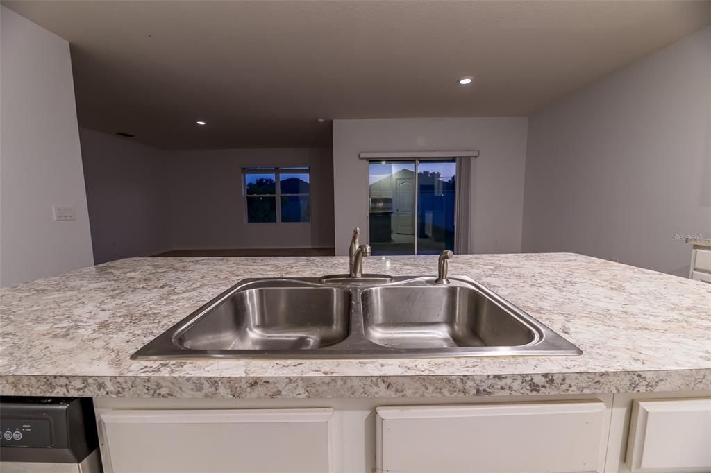 For Sale: $264,999 (4 beds, 2 baths, 1867 Square Feet)