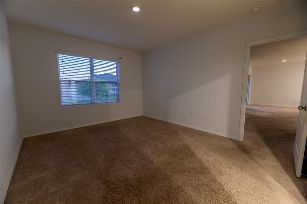 For Sale: $264,999 (4 beds, 2 baths, 1867 Square Feet)