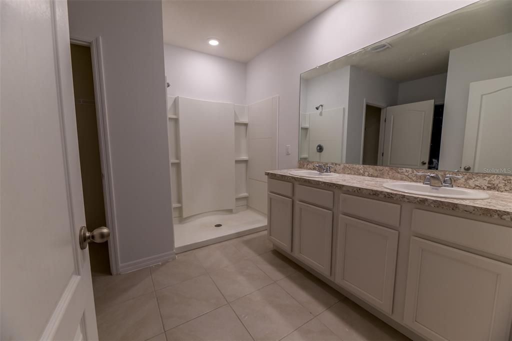 For Sale: $264,999 (4 beds, 2 baths, 1867 Square Feet)