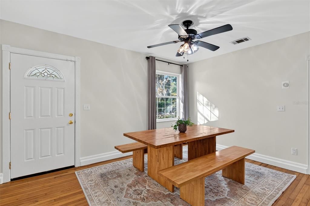 Activo con contrato: $324,000 (3 camas, 2 baños, 1317 Pies cuadrados)