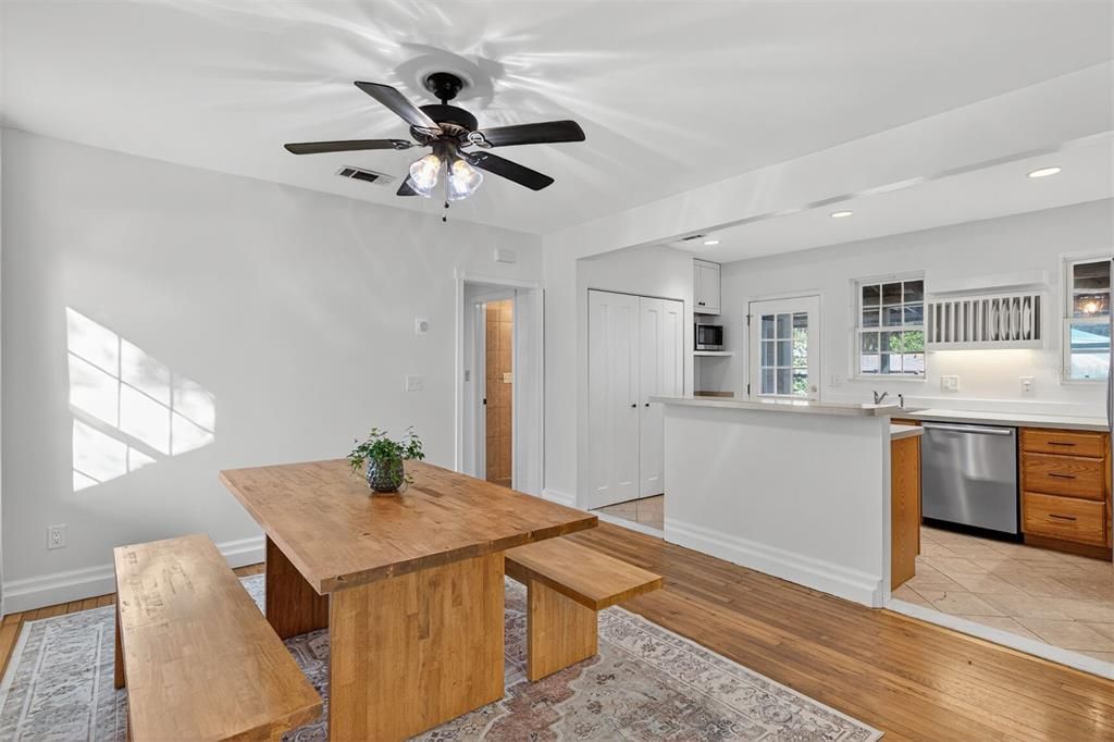 Activo con contrato: $324,000 (3 camas, 2 baños, 1317 Pies cuadrados)