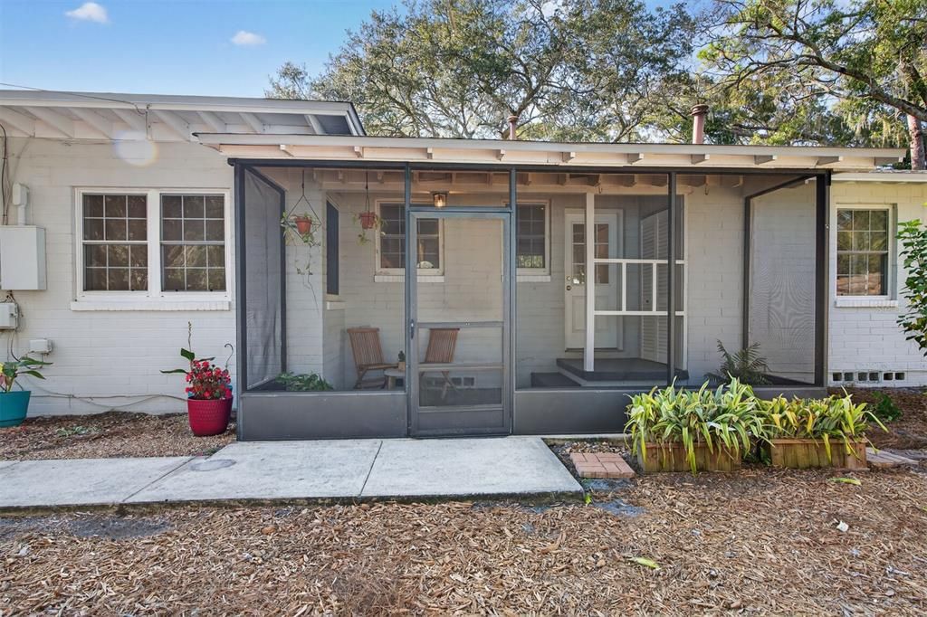 Activo con contrato: $324,000 (3 camas, 2 baños, 1317 Pies cuadrados)