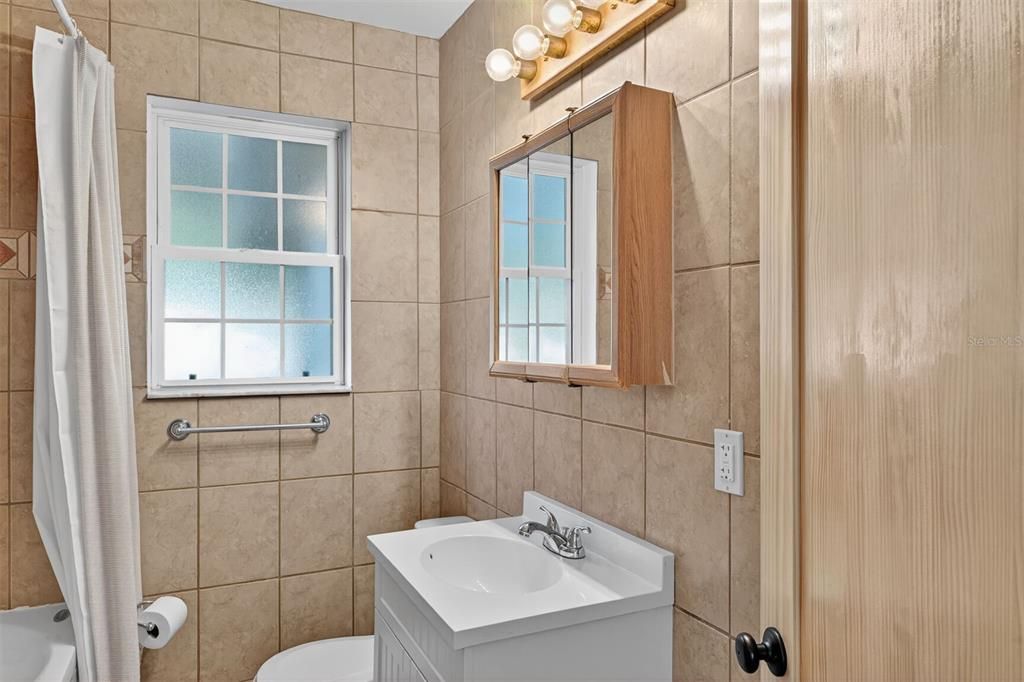 Activo con contrato: $324,000 (3 camas, 2 baños, 1317 Pies cuadrados)