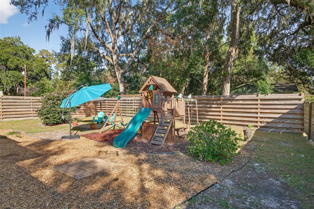 Activo con contrato: $324,000 (3 camas, 2 baños, 1317 Pies cuadrados)