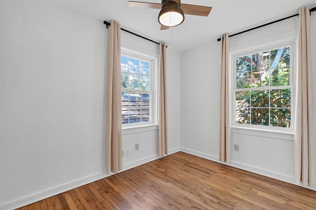 Activo con contrato: $324,000 (3 camas, 2 baños, 1317 Pies cuadrados)