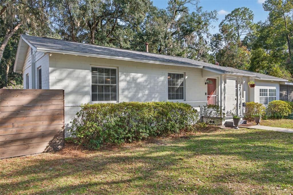 Activo con contrato: $324,000 (3 camas, 2 baños, 1317 Pies cuadrados)