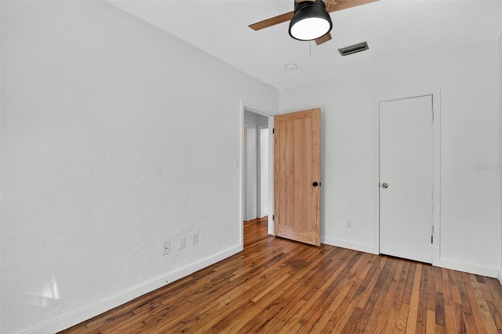 Activo con contrato: $324,000 (3 camas, 2 baños, 1317 Pies cuadrados)