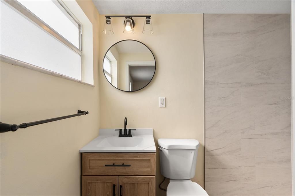 待售: $215,000 (2 贝兹, 2 浴室, 1012 平方英尺)