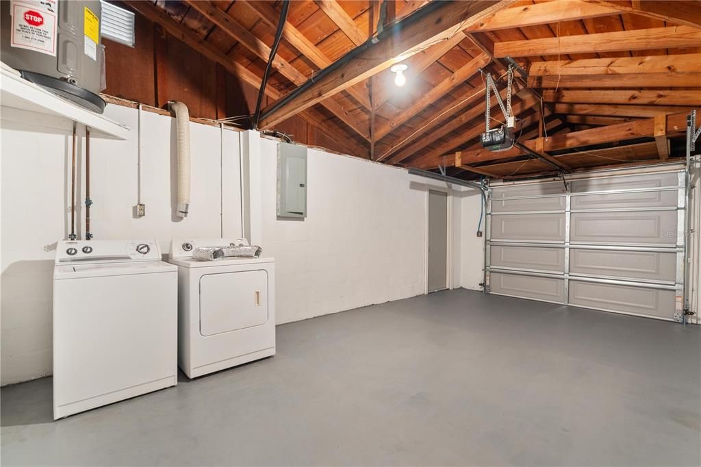 待售: $215,000 (2 贝兹, 2 浴室, 1012 平方英尺)