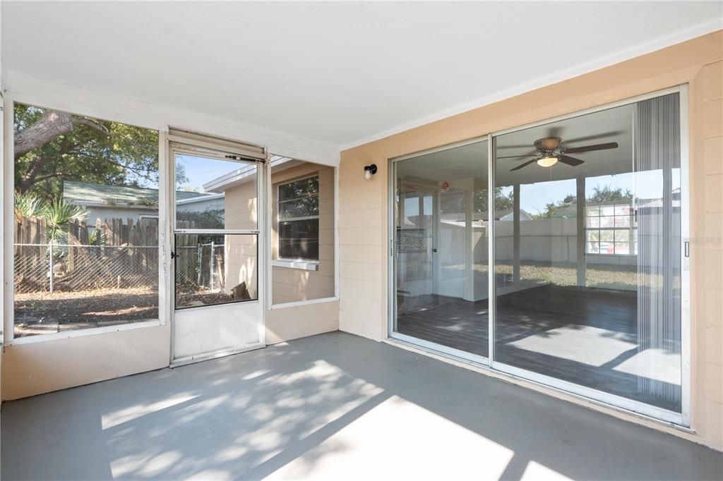 待售: $215,000 (2 贝兹, 2 浴室, 1012 平方英尺)