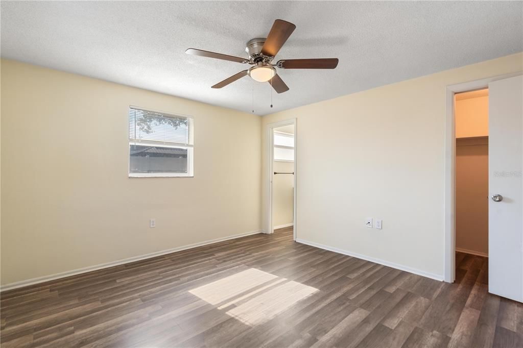 待售: $215,000 (2 贝兹, 2 浴室, 1012 平方英尺)