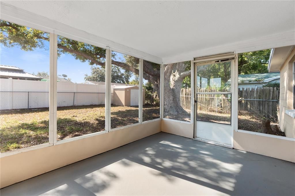 待售: $215,000 (2 贝兹, 2 浴室, 1012 平方英尺)