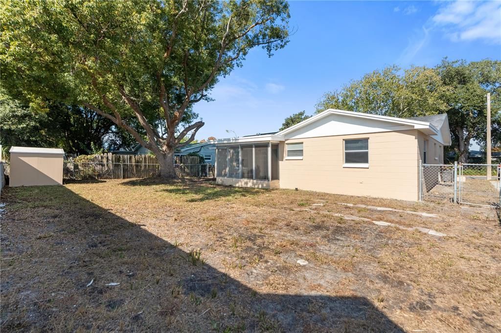 待售: $215,000 (2 贝兹, 2 浴室, 1012 平方英尺)