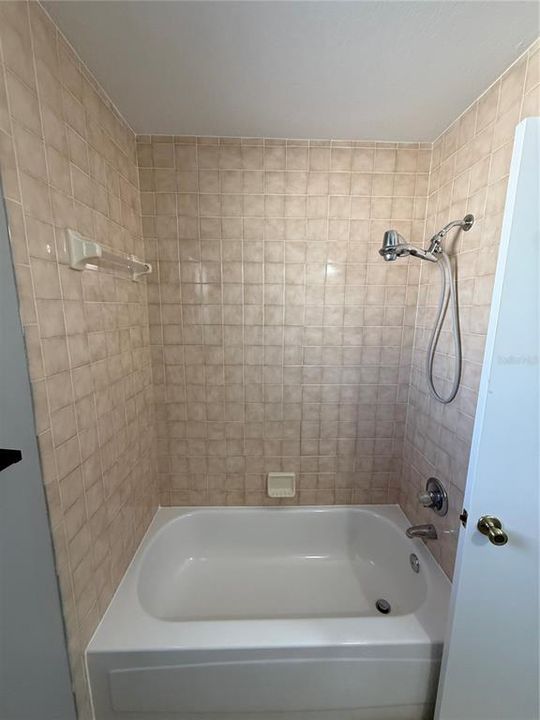 For Sale: $329,900 (3 beds, 2 baths, 1605 Square Feet)