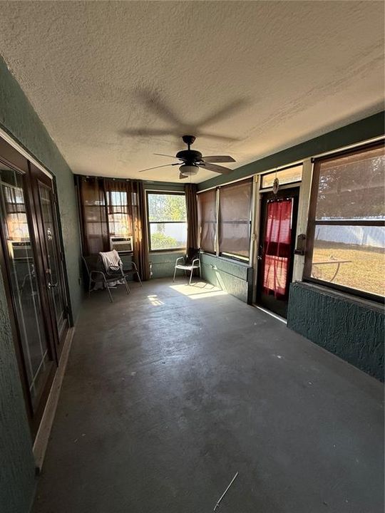 For Sale: $329,900 (3 beds, 2 baths, 1605 Square Feet)