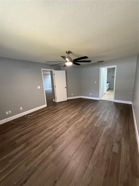 For Sale: $329,900 (3 beds, 2 baths, 1605 Square Feet)