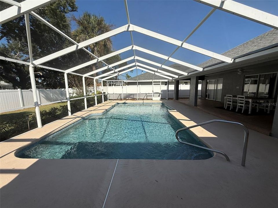 En Venta: $450,000 (4 camas, 2 baños, 2104 Pies cuadrados)