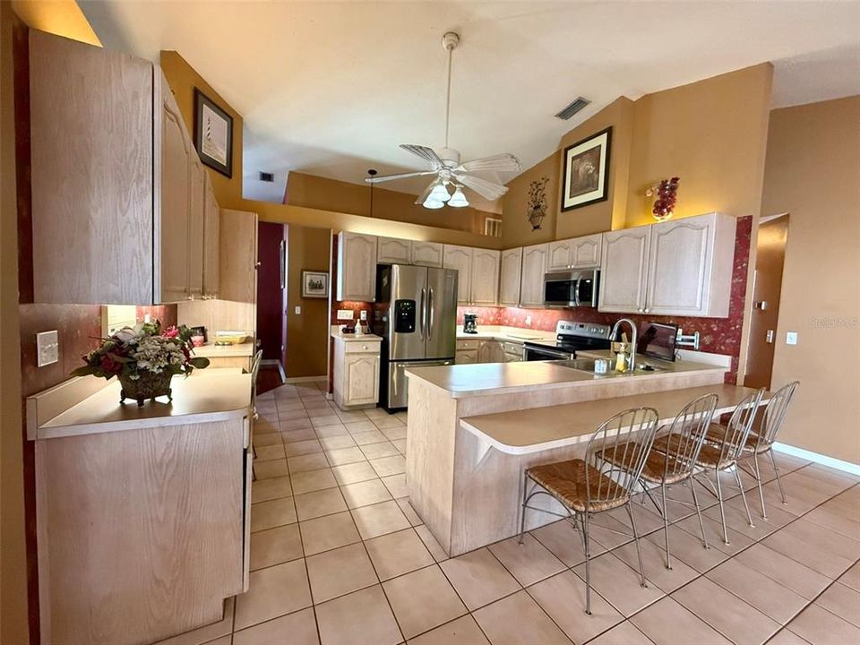 En Venta: $450,000 (4 camas, 2 baños, 2104 Pies cuadrados)