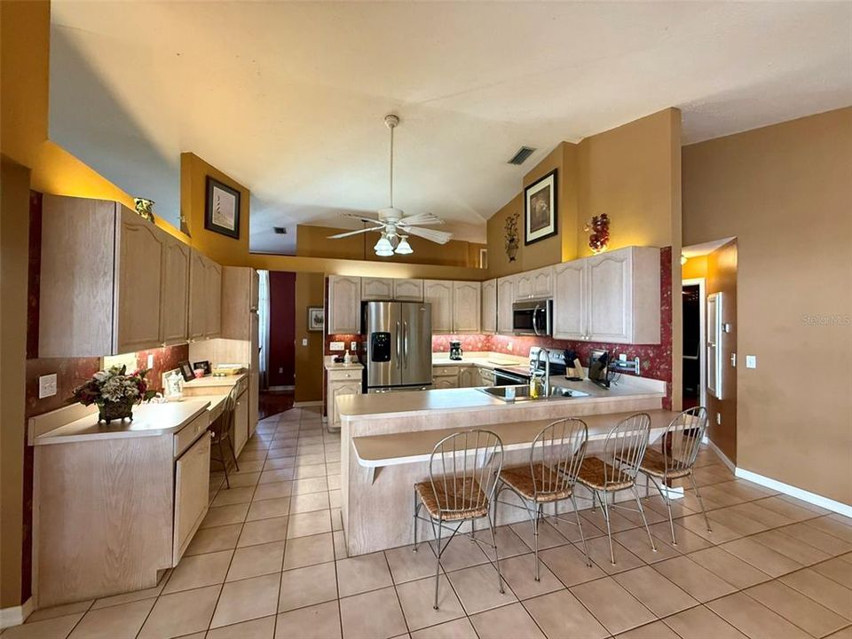 En Venta: $450,000 (4 camas, 2 baños, 2104 Pies cuadrados)