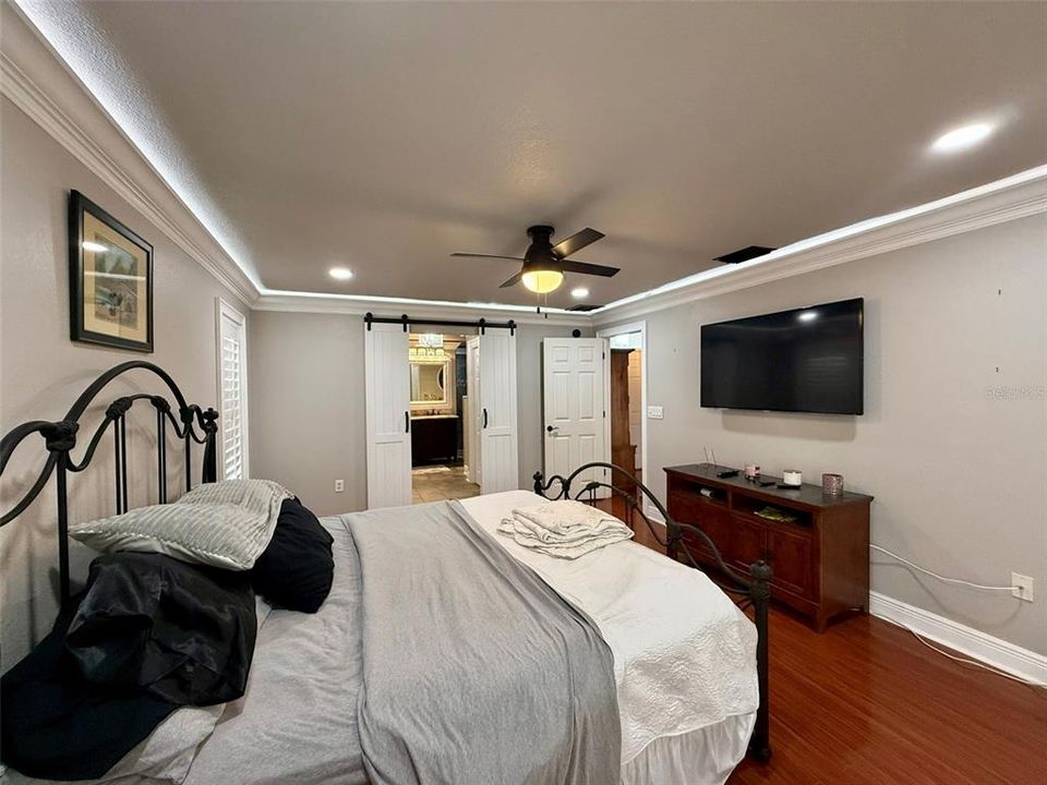 En Venta: $450,000 (4 camas, 2 baños, 2104 Pies cuadrados)