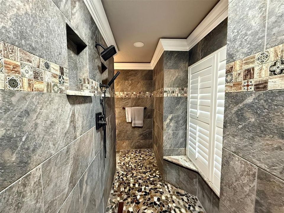 En Venta: $450,000 (4 camas, 2 baños, 2104 Pies cuadrados)